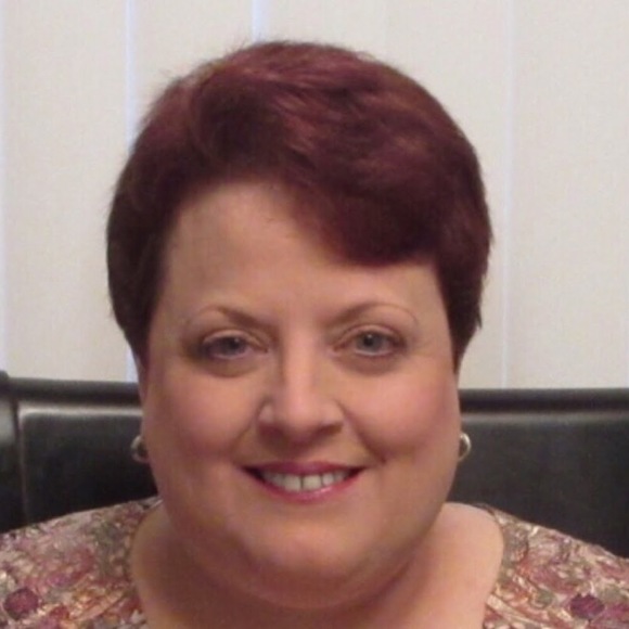 Meet your Posher, Lori - Picture 1 of 1